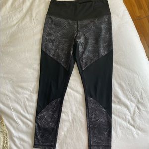2/$20🎉Black and White Zella Workout Leggings